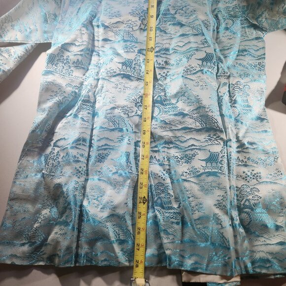 Vtg Fuji Japan Embroidered Kimono Jacket Robe Blue & Black floral cuff collar - Picture 9 of 9